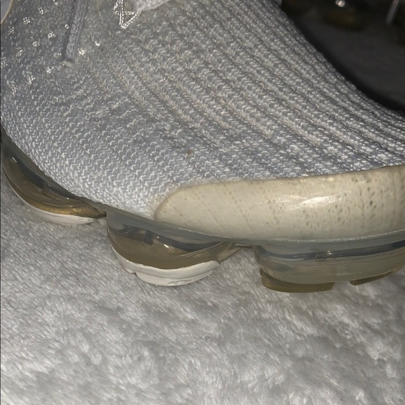 Gently Loved Women's Vapormax White Sneakers by Nike - Picture 10 of 10